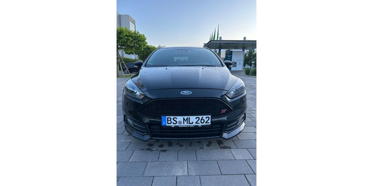 Ford Focus 99.300 km 13.999 &euro; Braunschweig 38106