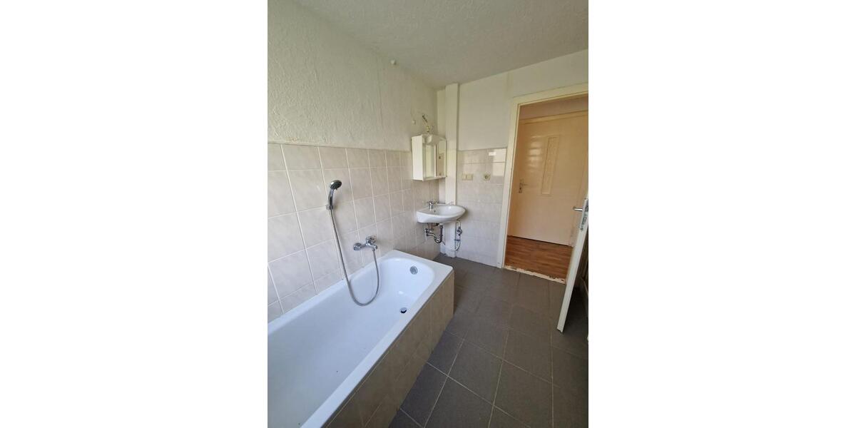 Erdgeschoßwohnung Salzgitter Ortschaft Südost - 7 Zimmer, 113 m&sup2;, 680&euro; | Angebot:26190981