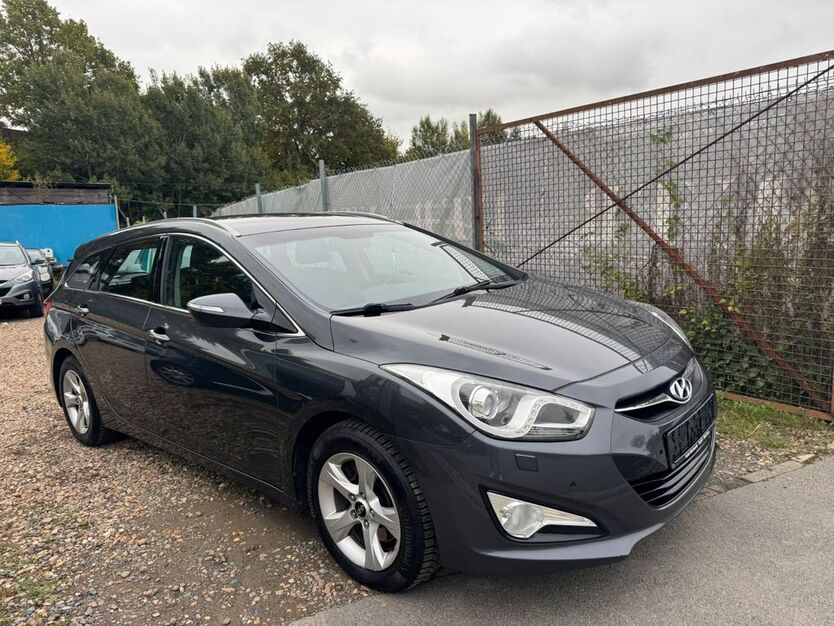 Hyundai i40 211.000 km 5.900 € Braunschweig 38120