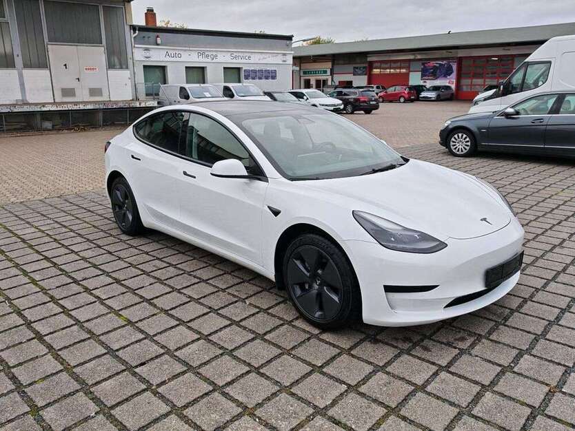Tesla Model 3 149.104 km 20.970 € Braunschweig 38112