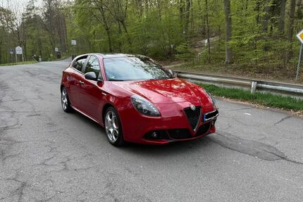 Alfa Romeo Giulietta 93.500 km 18.900 &euro; Salzgitter 38228