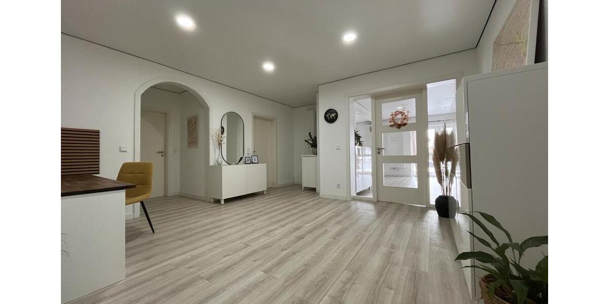 Etagenwohnung Braunschweig Wabe-Schunter-Beberbach - 5 Zimmer, 160 m&sup2;, 1.600&euro; | Angebot:25416313