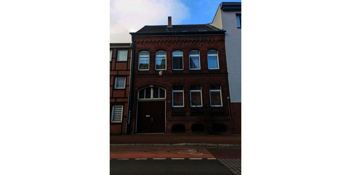 Reihenhaus Peine - 9 Zimmer, 150 m&sup2;, 220.000&euro; | Angebot:26827522