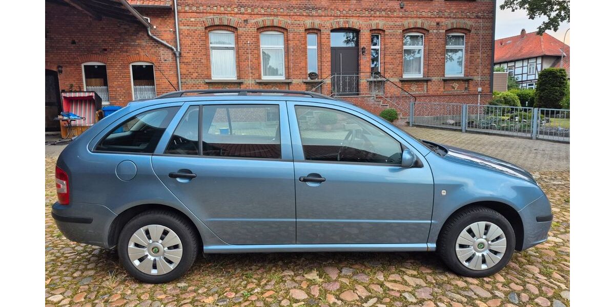 Skoda Fabia 132.323 km 2.499 &euro; Meine 38527