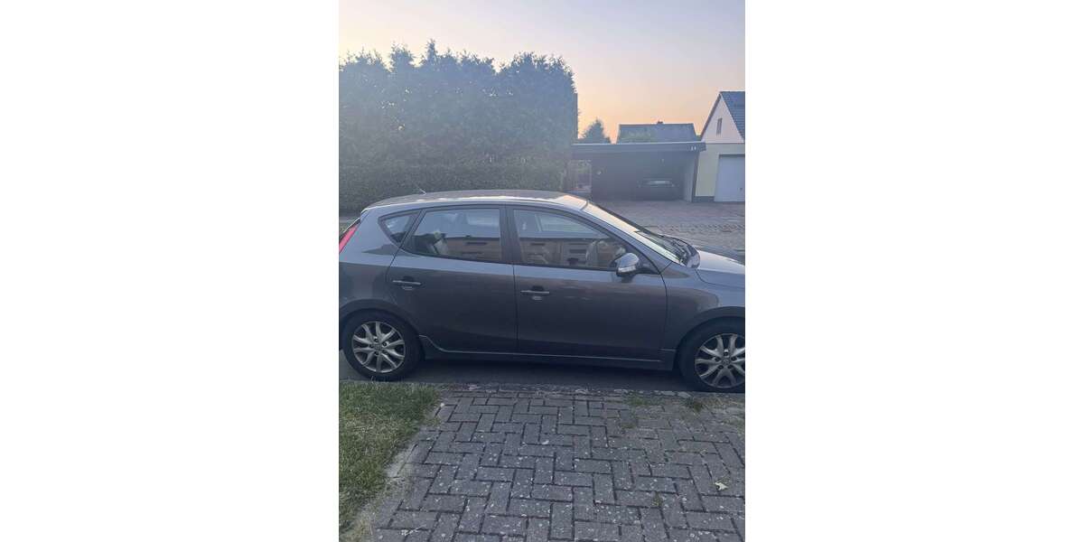 Hyundai i30 195.000 km 3.200 € Peine 31224