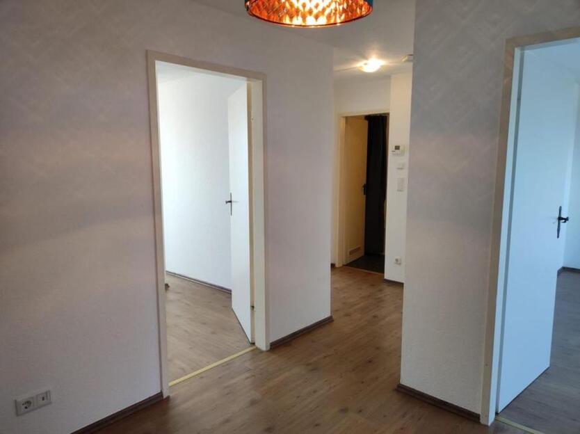 2 Zimmer Dachgeschosswohnung kernsaniert mit Harz Blick zimmer