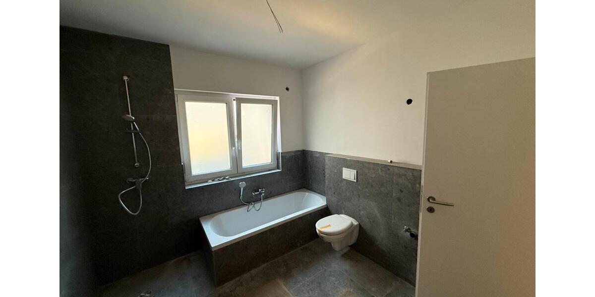 Etagenwohnung Wolfenbüttel Adersheim - 4 Zimmer, 121 m&sup2;, 1.330&euro; | Angebot:27596548