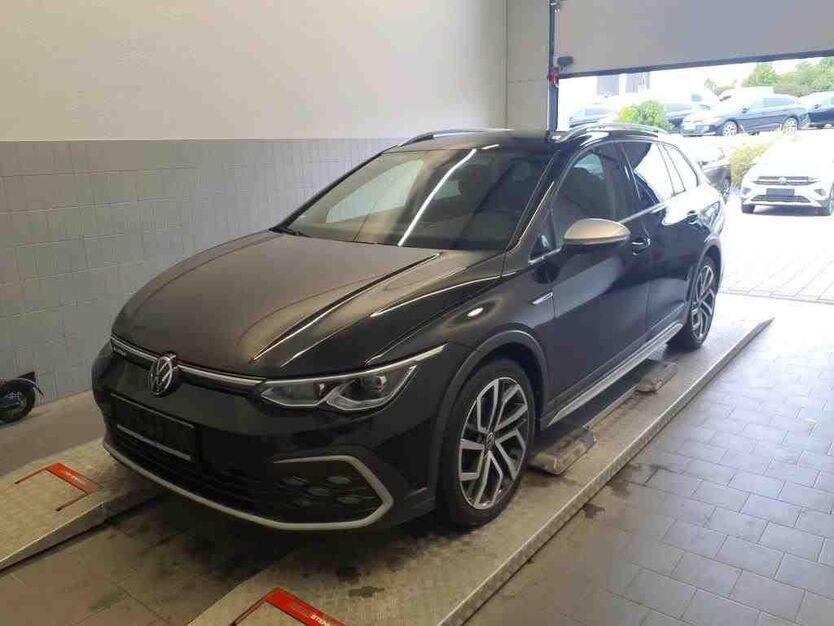 VW Golf 103.783 km 25.900 € Braunschweig 38122
