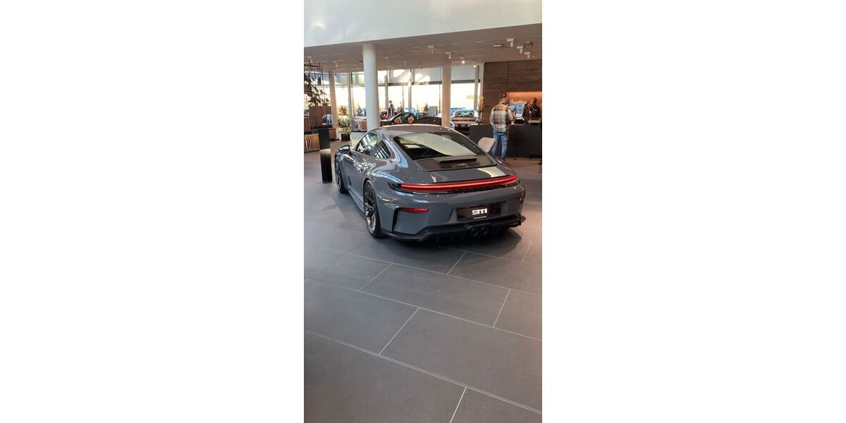 Porsche 992 6.900 km 219.990 &euro; Braunschweig 38112
