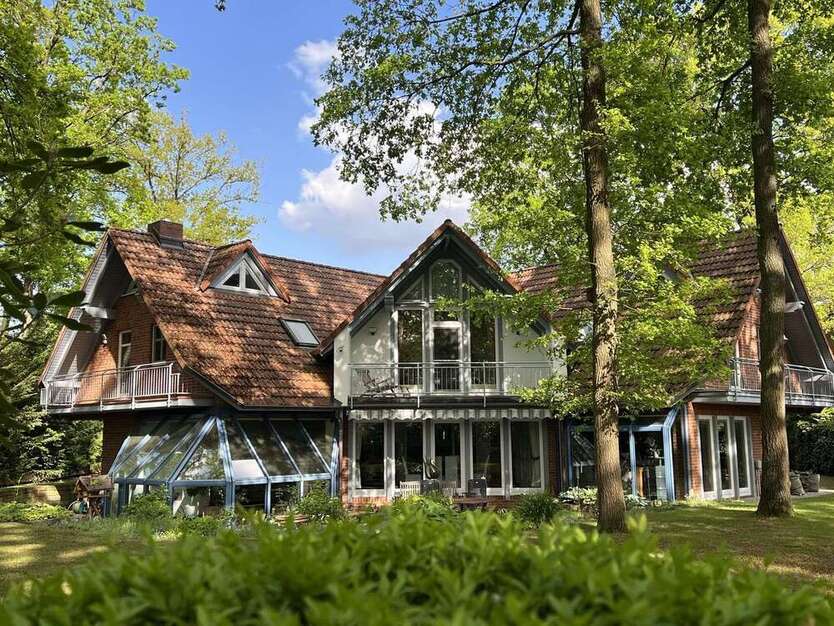 Haus zum Kaufen in Gifhorn 1.099.000 € 390 m²