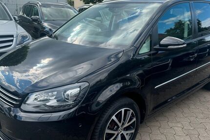 VW Touran 143.505 km 11.999 € Wolfenbüttel 38304