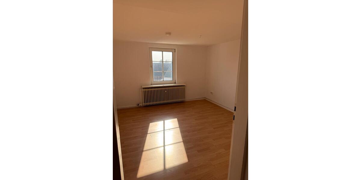 Etagenwohnung Liebenburg - 5 Zimmer, 160 m&sup2;, 1.250&euro; | Angebot:26211503