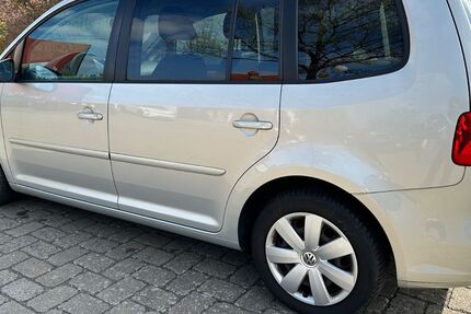 VW Touran 207.300 km 3.900 &euro; Braunschweig 38126