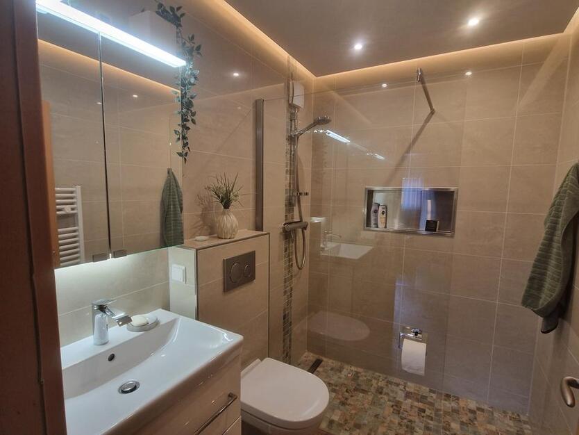 Modernisierte Wohnung mit Balkon - ohne Makler, flexibel nutzbar,
