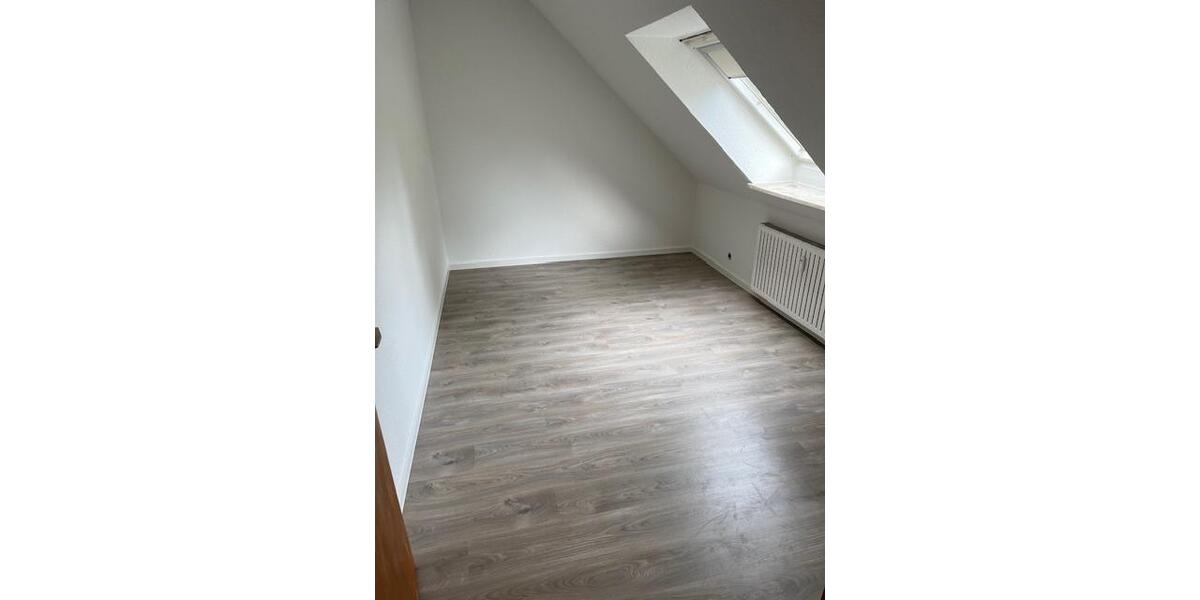 Dachgeschoßwohnung Wolfsburg Ehmen - 4 Zimmer, 116 m&sup2;, 900&euro; | Angebot:25989545