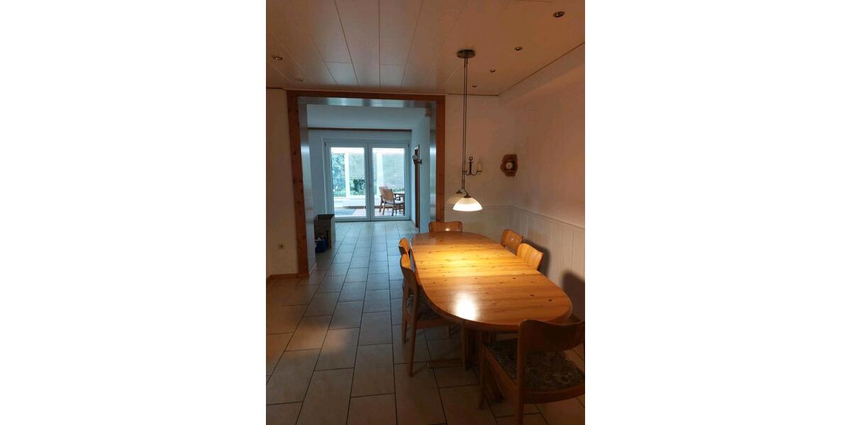 Erdgeschoßwohnung Wolfsburg Ehmen - 6 Zimmer, 164 m&sup2;, 400.000&euro; | Angebot:27083791