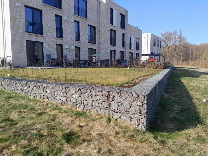 Stadtvilla im Bauhausstil zur Miete - Unverbaubarer Blick ins Grüne – Leben am Stadtrand mit Stil und Komfort