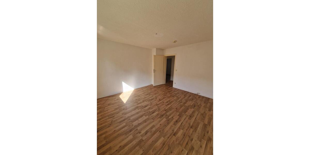 Erdgeschoßwohnung Salzgitter Ortschaft Südost - 7 Zimmer, 113 m&sup2;, 680&euro; | Angebot:26190981