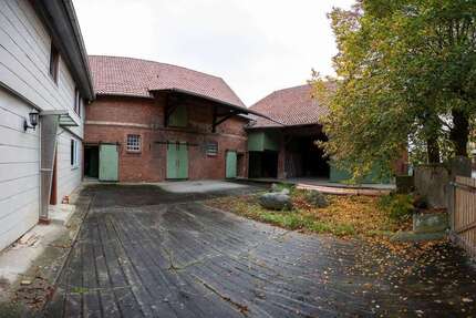 Haus zum Kaufen in Liebenburg 275.000 € 180 m² 10 zimmer