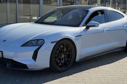 Porsche Taycan 3.200 km 124.950 &euro; Braunschweig 38112