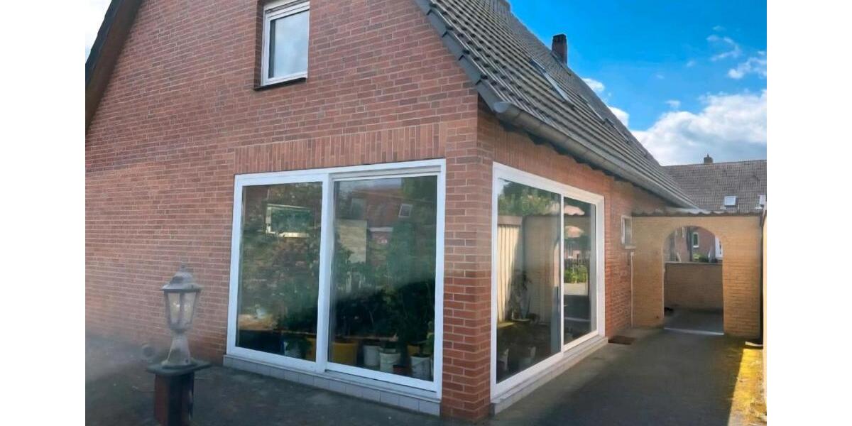 Einfamilienhaus Hillerse - 8 Zimmer, 220 m&sup2;, 1.600&euro; | Angebot:24655265