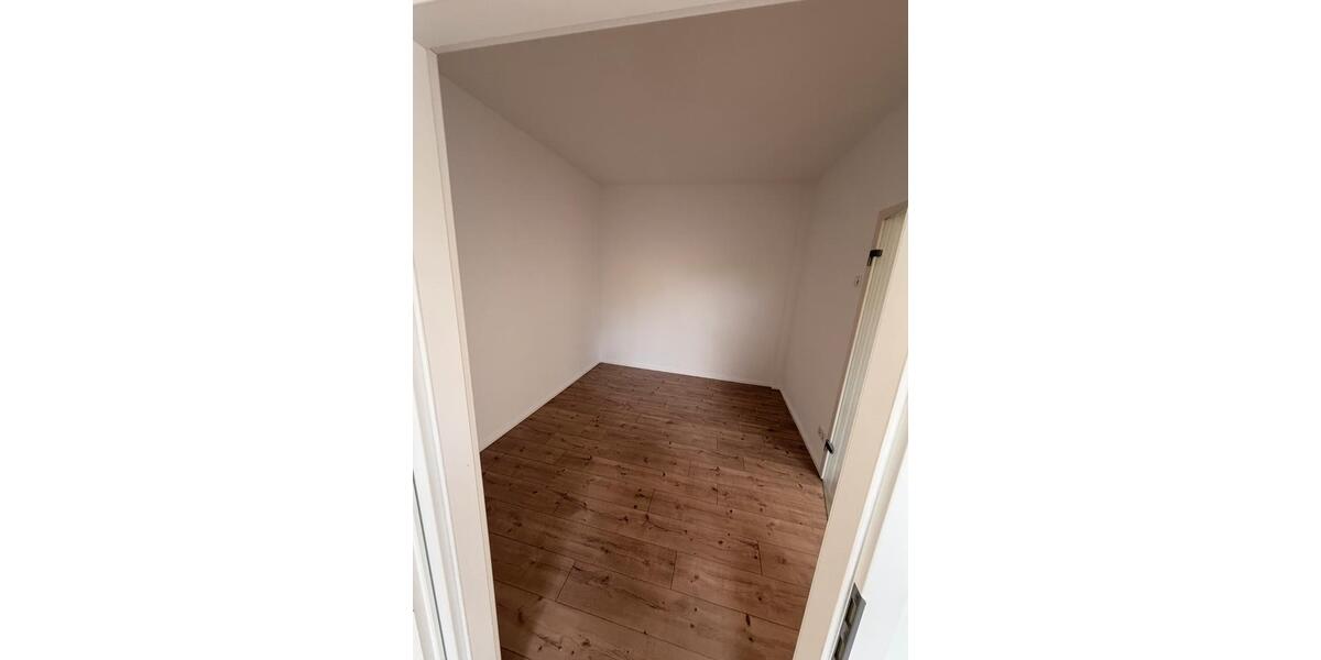 Erdgeschoßwohnung Peine Südstadt - 4.5 Zimmer, 155 m&sup2;, 1.755&euro; | Angebot:25309992