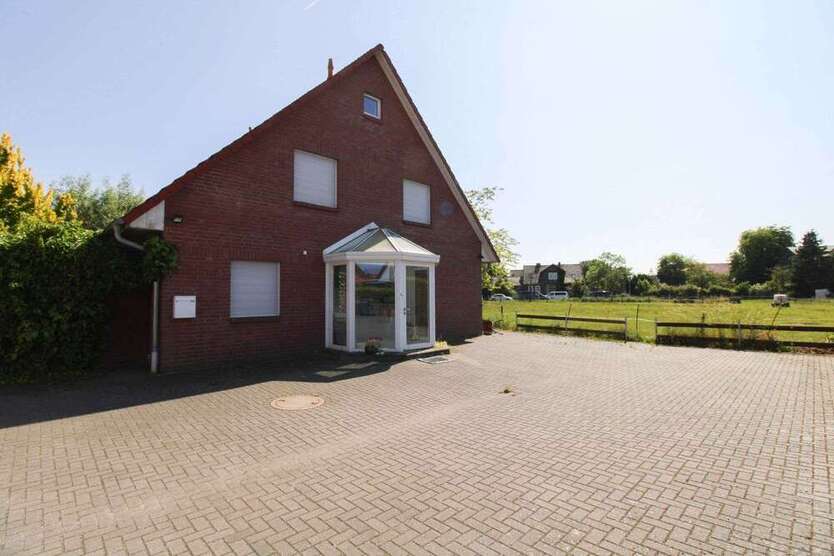 Haus zum Kaufen in Wolfsburg 385.000 € 227.06 m²