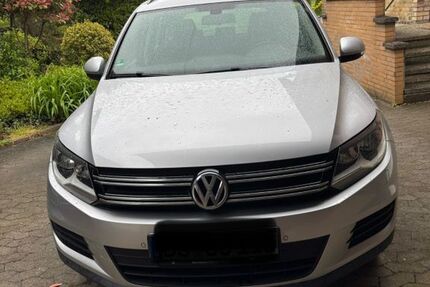 VW Tiguan 160.241 km 8.900 &euro; Braunschweig 38114