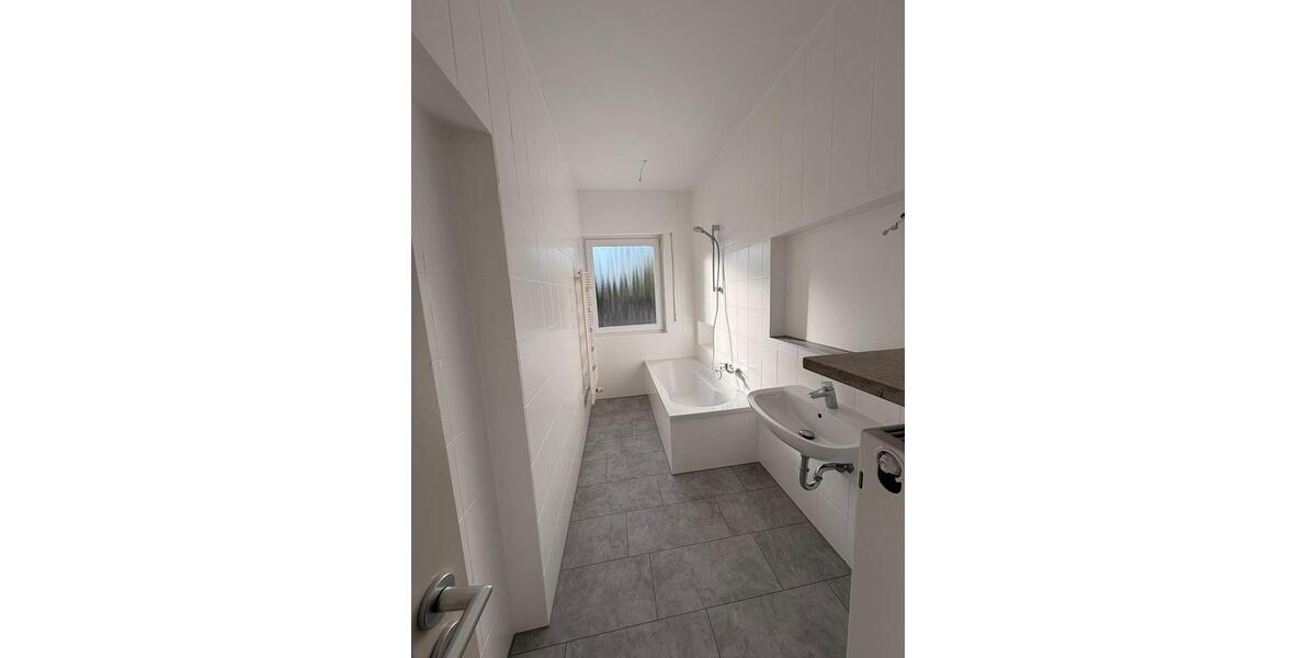 Erdgeschoßwohnung Peine Südstadt - 4.5 Zimmer, 155 m&sup2;, 1.755&euro; | Angebot:25309992