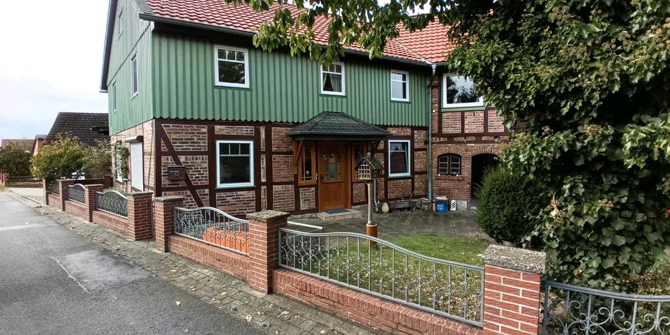 Bauernhaus, Landhaus Wolfsburg Detmerode - 6.5 Zimmer, 145 m&sup2;, 1.350&euro; | Angebot:23074044