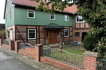 Haus Wolfsburg Detmerode - 6.5 Zimmer, 145 m&sup2;, 1.350&euro; | Angebot:23074044