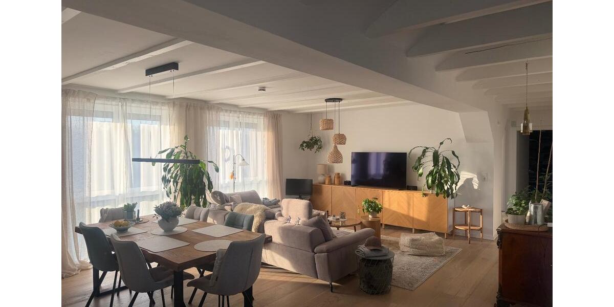 Dachgeschoßwohnung Schwülper - 4 Zimmer, 120 m&sup2;, 1.450&euro; | Angebot:25392863