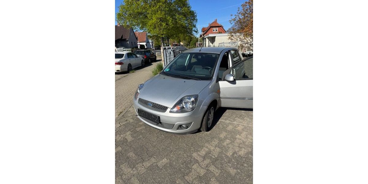Ford Fiesta 111.200 km 2.650 &euro; Wolfenbüttel 38300