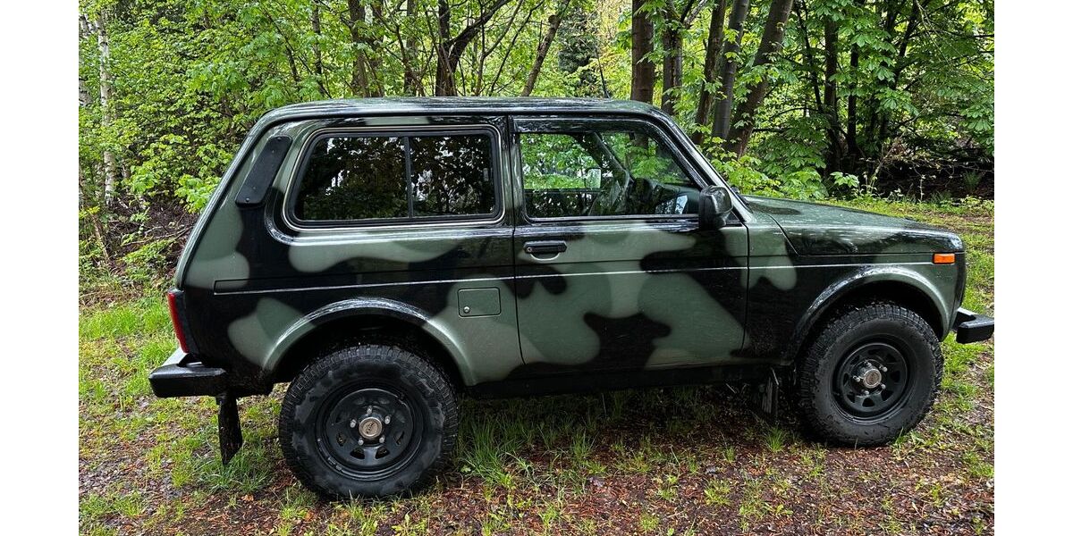 Lada Niva 76.000 km 11.100 &euro; Salzgitter 38259