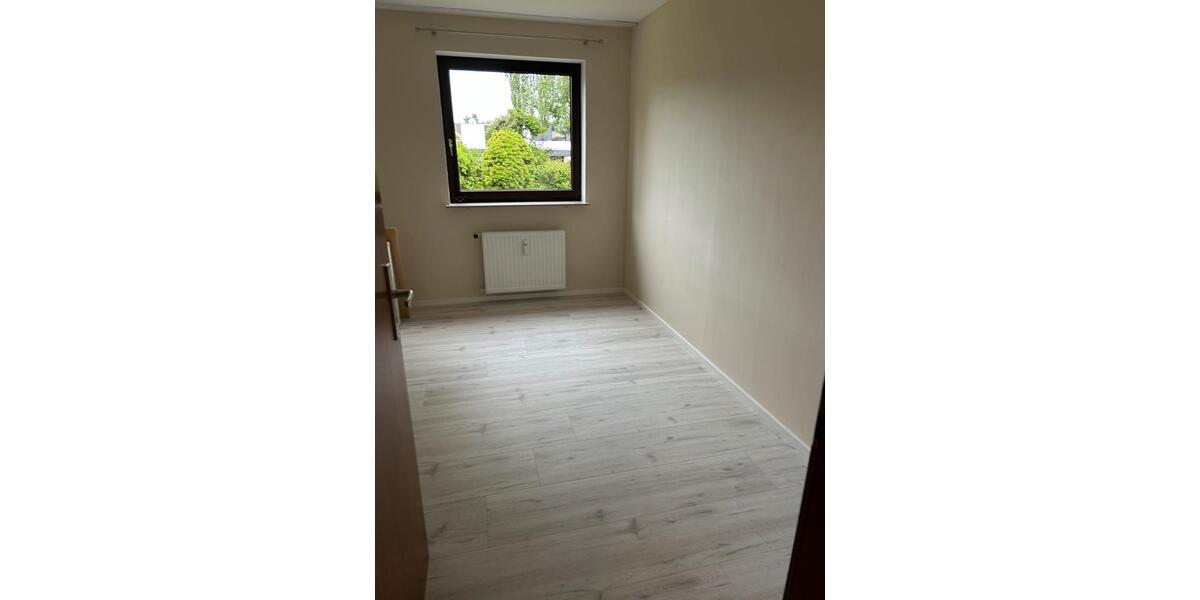 Erdgeschoßwohnung Wolfsburg Ehmen - 4 Zimmer, 104 m&sup2;, 1.400&euro; | Angebot:26689013