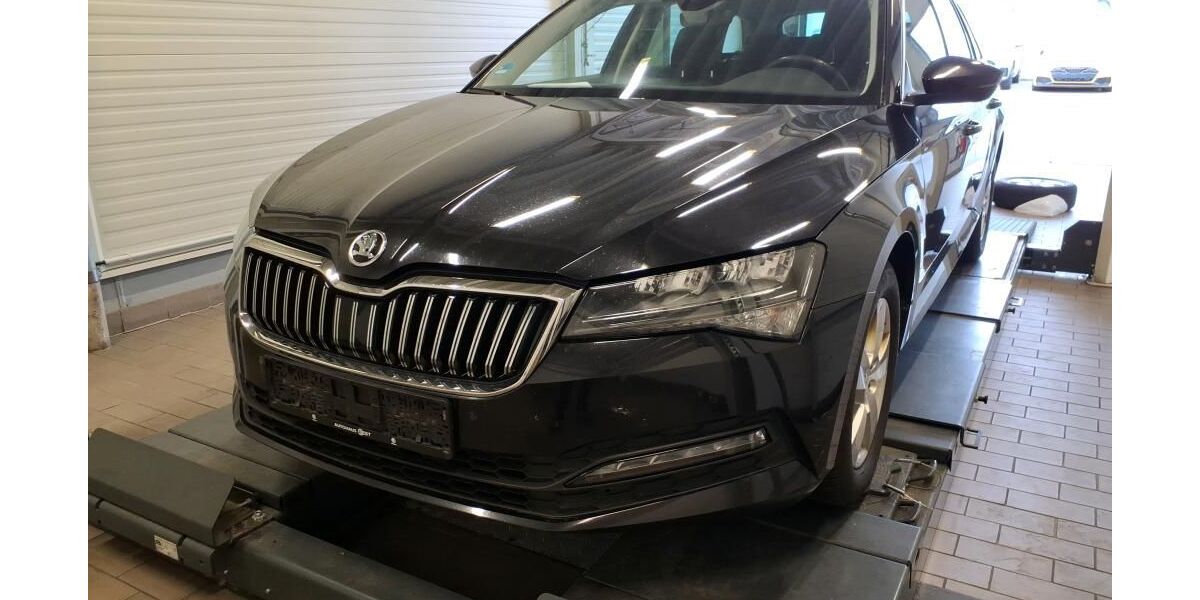 Skoda Superb 194.725 km 11.990 &euro; Braunschweig 38122