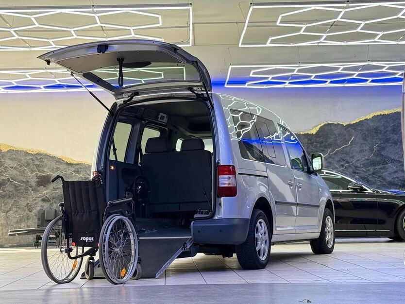 VW Caddy 119.000 km 17.900 € Salzgitter 38259