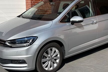 VW Touran 95.000 km 22.999 &euro; Braunschweig 38110
