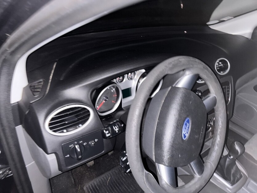 Ford Focus 180.000 km 2.000 € Peine 31224