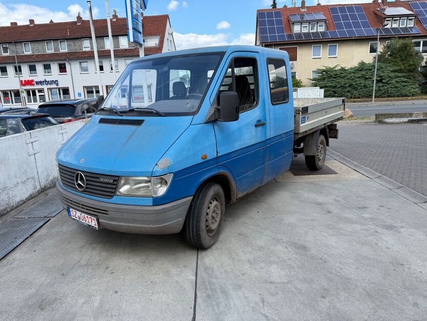 Mercedes-Benz Sprinter 275.000 km 3.490 € Salzgitter 38229