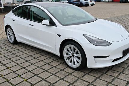 Tesla Model 3 87.362 km 24.970 &euro; Braunschweig 38112