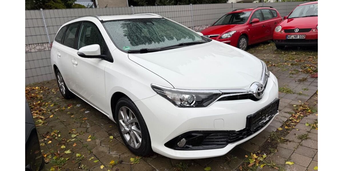 Toyota Auris 117.000 km 10.600 &euro; Wolfenbüttel (Halchter) 38304