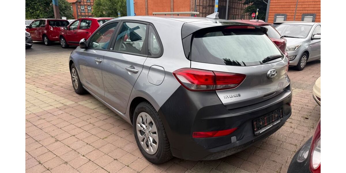 Hyundai i30 211.000 km 6.950 &euro; Wolfenbüttel (Halchter) 38304
