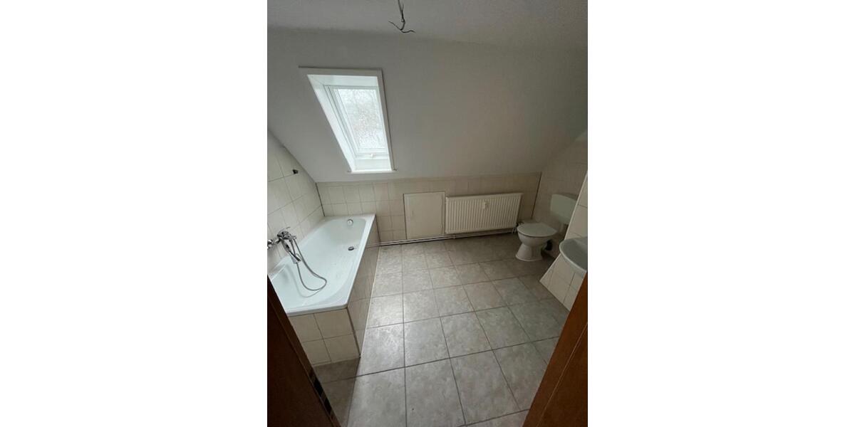 Dachgeschoßwohnung Salzgitter Ortschaft Südost - 4 Zimmer, 73 m&sup2;, 440&euro; | Angebot:25145118