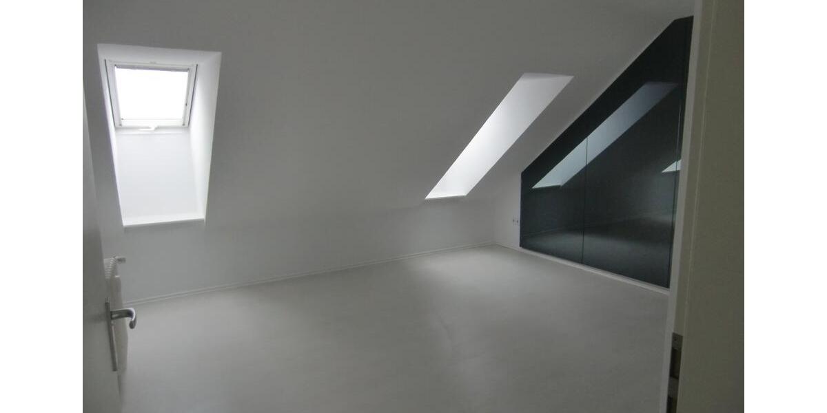 Dachgeschoßwohnung Söhlde - 4 Zimmer, 84 m&sup2;, 540&euro; | Angebot:25588597