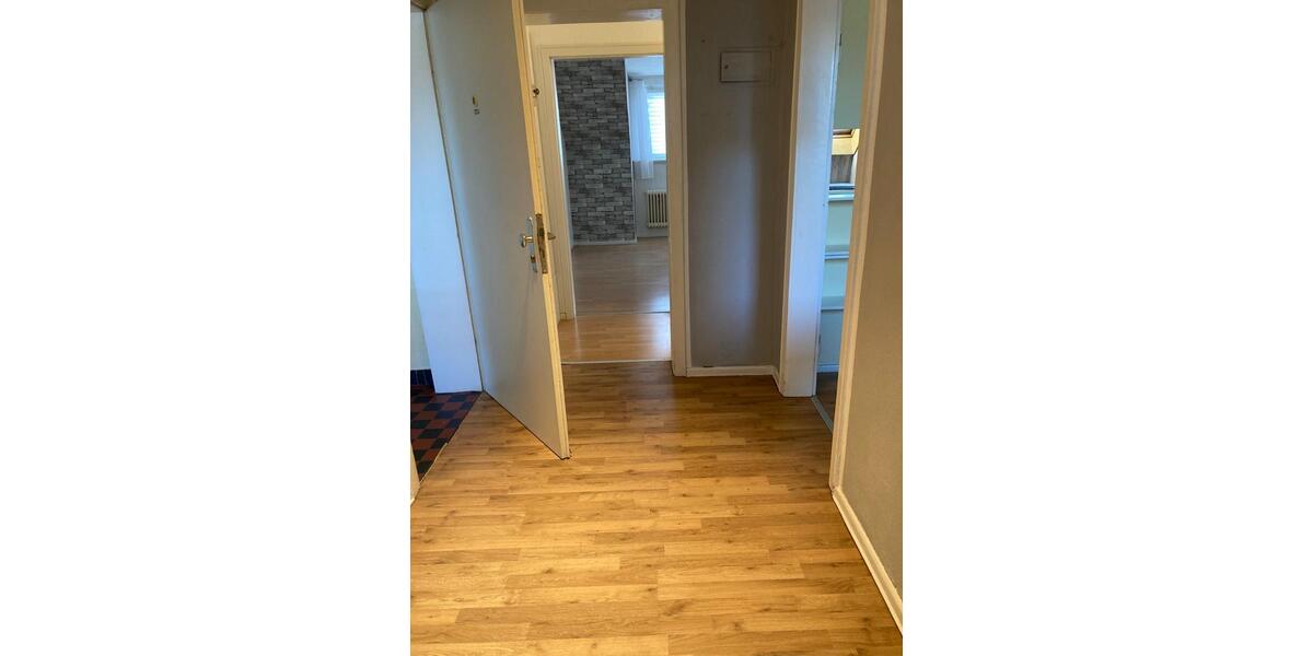 Dachgeschoßwohnung Wolfsburg - 3 Zimmer, 64 m&sup2;, 500&euro; | Angebot:25964911