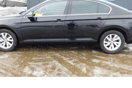 VW Passat 2.0 Bussiness BMT TDI Standhei.Navi Klima 36.500 km 23.990 &euro; Vordorf 38533