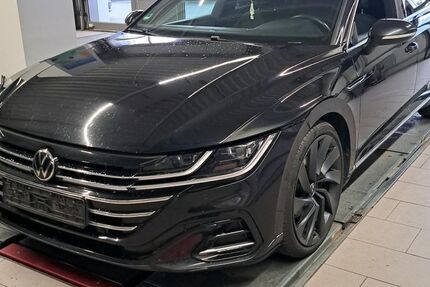 VW Arteon 215.039 km 18.990 &euro; Braunschweig 38122