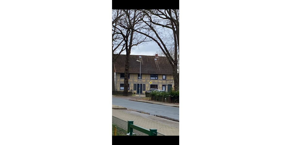 Einfamilienhaus Schwülper - 8 Zimmer, 230 m&sup2;, 2.000&euro; | Angebot:26364965
