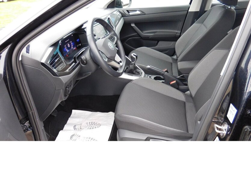 VW Taigo 1.0 TSI BMT Klima Navi LED 26.400 km 16.990 € Vordorf 38533